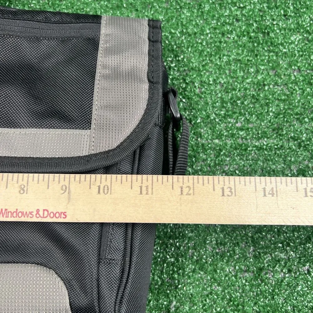 TARGUS Messenger‎ Bag City Gear Mini For Most Tablets Black Gray
